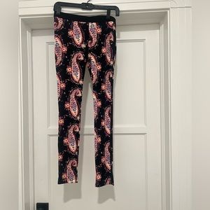Bebe Paisley leggings